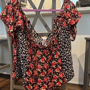 NWT ** sheer tie front InTu floral top
